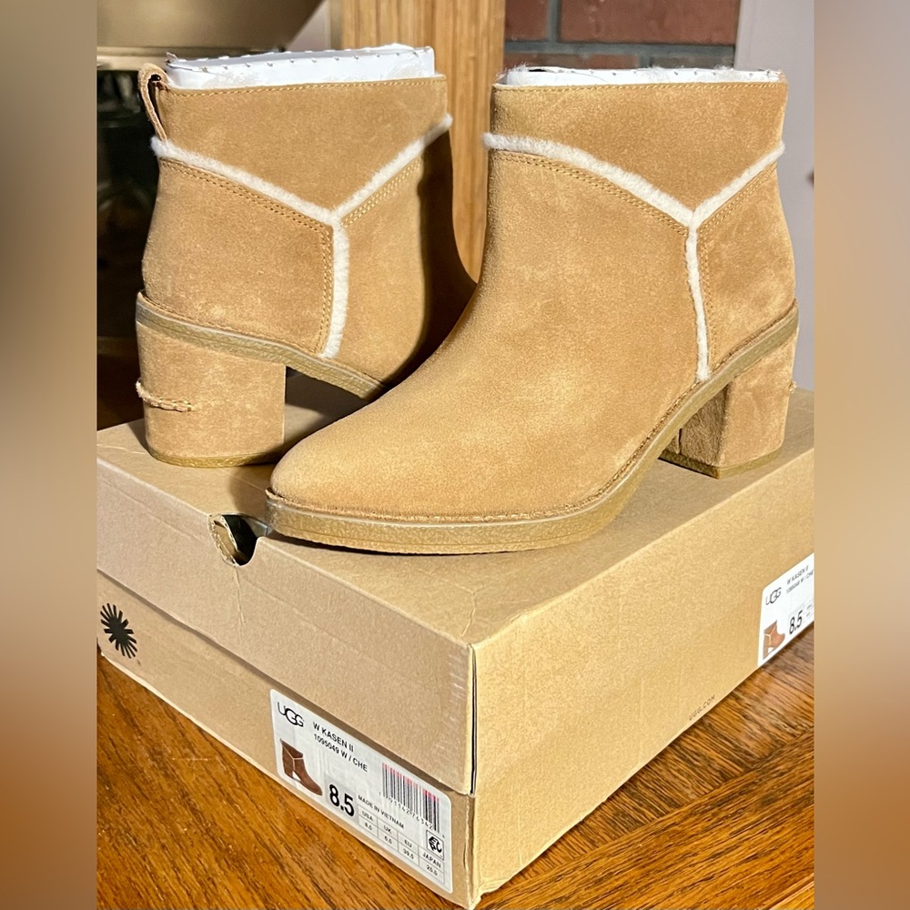 UGG ~ Kasen II Suede Boots (# 1095049) in Chestnut